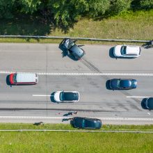 Iškalbinga įžanga į besibaigiančios vasaros savaitgalį: pakaunėje susidūrė aštuoni automobiliai