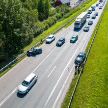 Iškalbinga įžanga į besibaigiančios vasaros savaitgalį: pakaunėje susidūrė aštuoni automobiliai