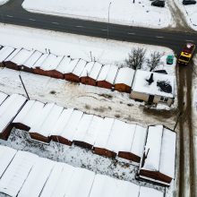 Plinta vyro, persirengusio moterimi, vaizdai: policija atsakė dėl galimos sąsajos su pagrobimu