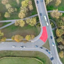 Ties P. Vileišio tiltu – eismo naujovės: pasitinka raudona kelio danga