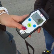 Reidas Gargžduose: įkliuvo motorolerius vairavę neblaivūs paaugliai, naktį gėrę alų 