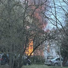 Į Vytėnų gatvę skubėjo gausios ugniagesių pajėgos: kilo didelis gaisras 