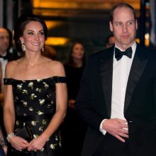 Princas Williamas ir jo sutuoktinė Kate reiškia paramą Ukrainai