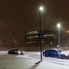 Po pūgos naktį – naujausia informacija: eismo sąlygos daug kur – labai ekstremalios