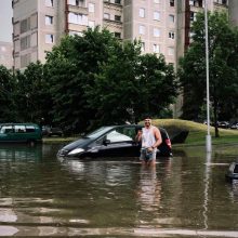 Smarki liūtis Kaune sukėlė chaosą: kai kurios gatvės buvo sunkiai pravažiuojamos