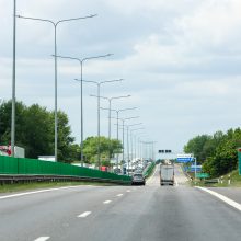 Nuo Kauno link Vilniaus – didžiulė spūstis: automobiliai vos juda
