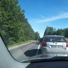 Avarija kelyje Kaunas–Prienai: prispaustą vairuotoją išgelbėjo ugniagesiai
