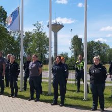 Policijos pareigūnai visoje Lietuvoje švyturėliais atidavė pagarbą žuvusiam kolegai