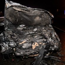 Smarki avarija Kaune: iš BMW liko tik metalo krūva, nukentėjo šeši žmonės
