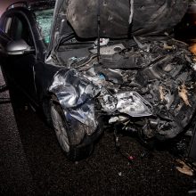 Smarki avarija Kaune: iš BMW liko tik metalo krūva, nukentėjo šeši žmonės