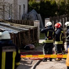 Vilniuje užsidegė gyvenamasis namas