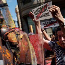 Barselonoje – policijos ir separatistų susirėmimai