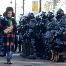 Rusijos miestuose – protestai prieš karą Ukrainoje: sulaikyta daugiau nei 800 žmonių