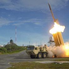 JAV smerkiama dėl planų dislokuoti priešraketinę sistemą Pietų Korėjoje