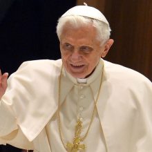 Mirė popiežius emeritas Benediktas XVI
