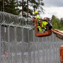 Nors Baltarusijos pasienyje darbai eina į pabaigą, pripažįsta: nėra neįveikiamų barjerų