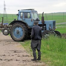 Laukuose, po traktoriumi, išvydo šiurpų vaizdą