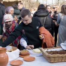 Liaudies buities muziejuje – linksma ir skani Gandrinių šventė