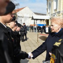 Kaune prezidentė priėmė šeštosios kadetų laidos priesaikas