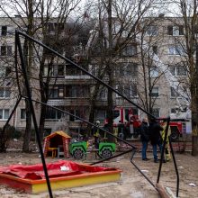 Iš degančio daugiabučio Viršuliškėse buvo išgelbėta penkiolika žmonių, du žuvo