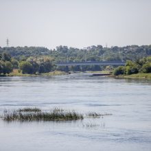 Poilsiautojams kliūva Panemunės paplūdimys – skundžiasi ne tik neveikiančiu dušu 