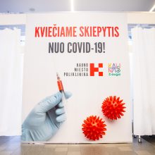 Vakcinavimas ledo rūmuose baigiasi – tęsiasi poliklinikoje, prasideda „Akropolyje“