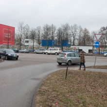 Posūkis: išvažiuojant iš „River Mall“ prekybos centro, bus galima sukti tik į dešinę.