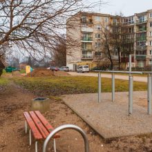 Supykdė požeminiai konteineriai prie lauko treniruoklių: turėsime kentėti dvoką?