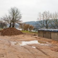 Supykdė požeminiai konteineriai prie lauko treniruoklių: turėsime kentėti dvoką?