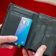 „Revolut“ pradeda restruktūrizaciją – tikisi pasiekti 100 mln. klientų