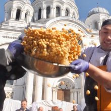 Didžiausias: rekordiniam plovui pagaminti prireikė 248 kg produktų.