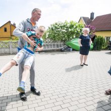 Pasižadėjo padaryti gera kitam – tapo dviejų vaikų globėja