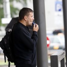 Širsta ant rūkalių Kauno autobusų stotyje: ar čia jokios taisyklės negalioja?