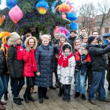 Kosminės Kauno kalėdos sužavėjo užsieniečius: eglė šiemet – neįprastai naujoviška