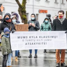 Tėvai protestuoja prieš vaikų testavimą: „Mokykla – ne laboratorija“