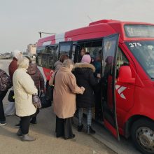 Viešojo transporto grimasos: keleiviai sugrūsti kaip silkės