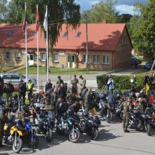 J. Lukšos siluetas – geležinėje uždangoje