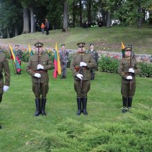 J. Lukšos siluetas – geležinėje uždangoje