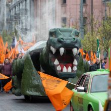 Vilniuje paminėta Fiziko Diena: šventės simbolis Dinas Zauras kvietė į eiseną Gedimino prospektu