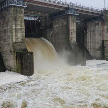 To nebuvo dešimtmetį: dėl potvynio atidarytos Kauno hidroelektrinės pralaidos