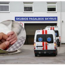 Tragedija Vilniuje: ligoninėje mirė kūdikis, iškritęs tėvams nešant vežimėlį laiptais