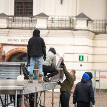 Intensyvus veiksmas Rotušės aikštėje: iki eglės įžiebimo lieka vos kelios dienos