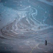 Naftos atliekų tvarkymo įmonei – rimti nemalonumai: aplinkai padarė milijoninę žalą?