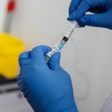 Lietuvą pasiekė adaptuotos omikron vakcinos nuo koronaviruso