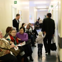 Medikė siūlo, kaip sumažinti pacientų eiles: pirmiausia galima pasigydyti namuose