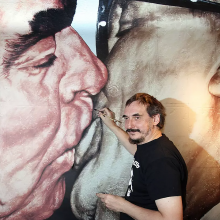 Mirė dailininkas D. Vrubelis, garsiojo grafičio ant Berlyno sienos autorius