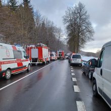 Šiurpi mikroautobusų kaktomuša pakaunėje: yra žuvusių ir sužeistų