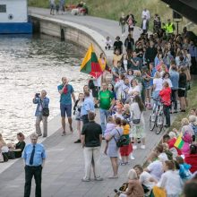 Neries krantinėse Vilniuje – tūkstančiai vėliavų ir „Tautiška giesmė“