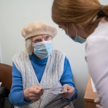 Vilniuje plečiama senjorų vakcinacija ir profilaktinių COVID-19 tyrimų galimybės