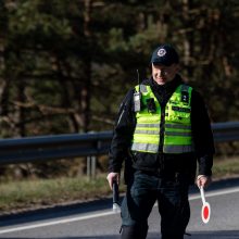 Neeilinio policijos reido rezultatai: saugos diržų nesegi net autobusų vairuotojai